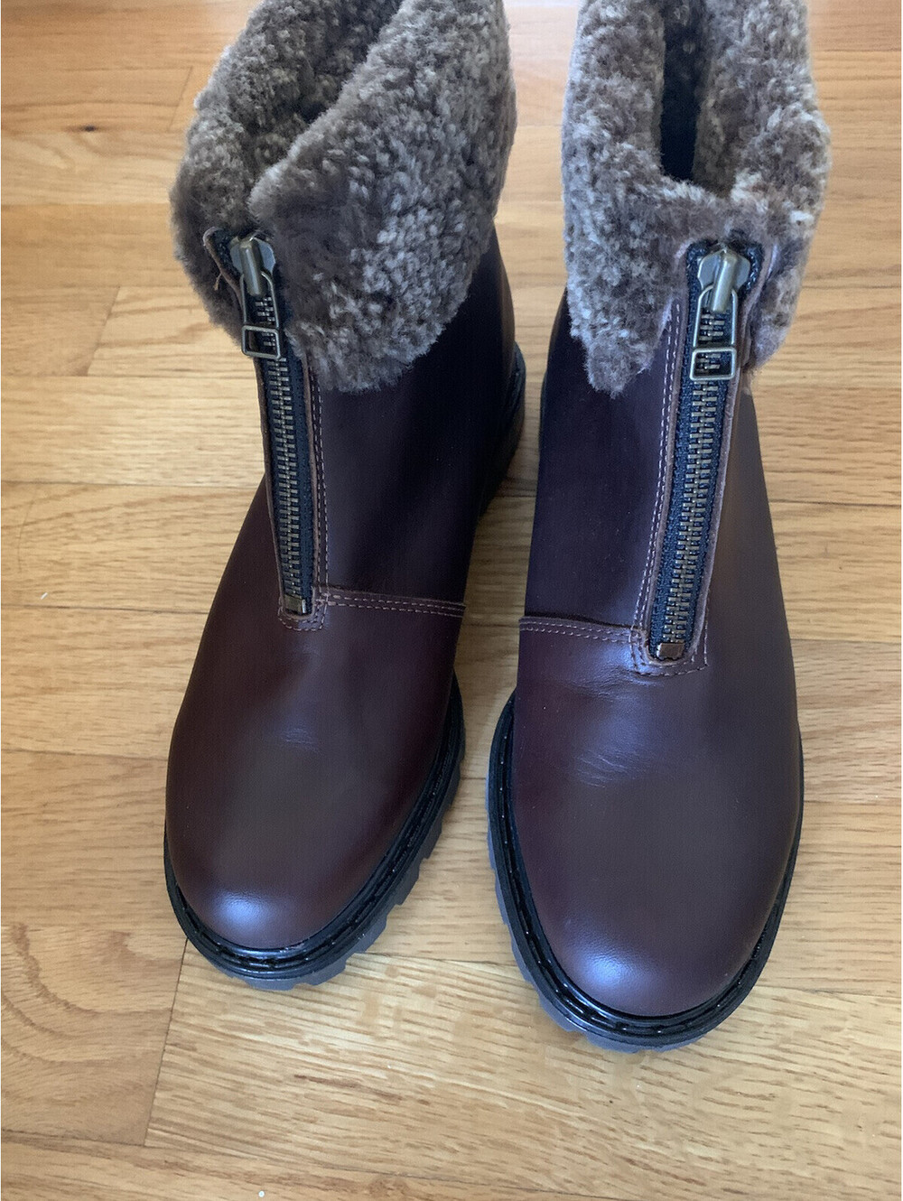 Timberland Womens Size 7 Boots with Waterproof sole